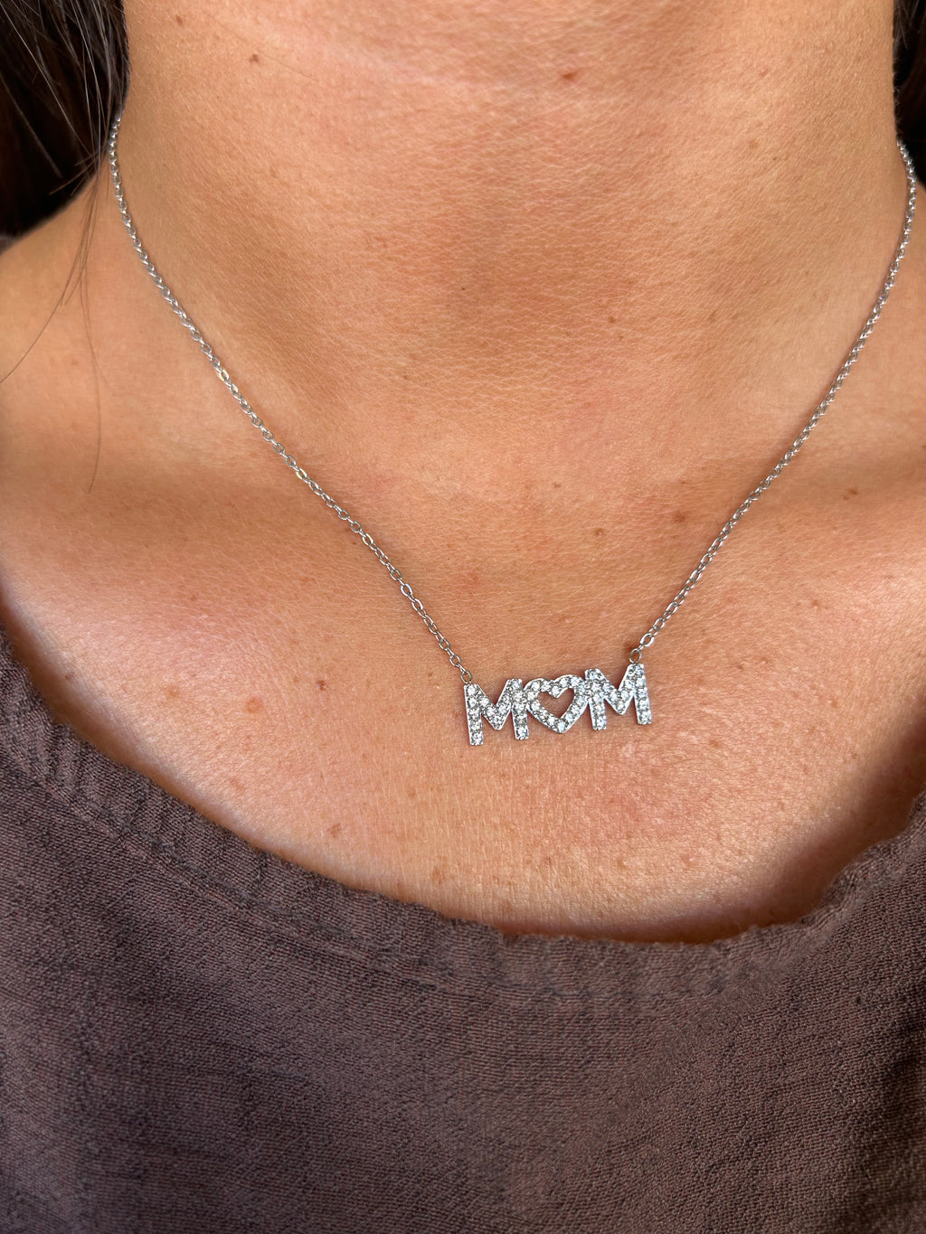 Collana MOM
